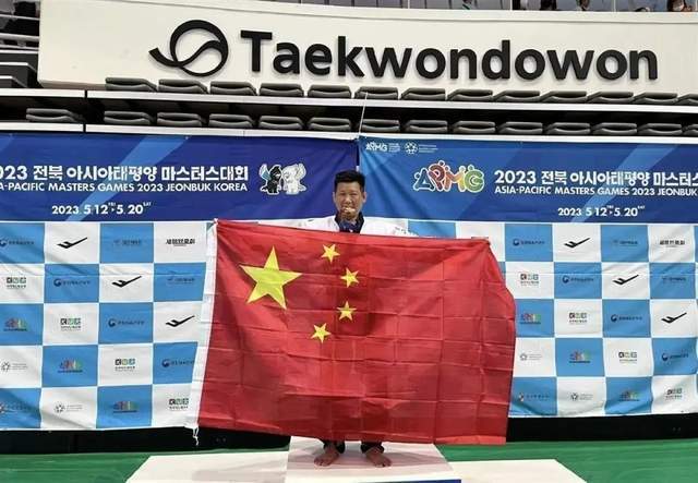 台湾选手回应举五星红旗领奖 李东宪：只有中国才能改变世界