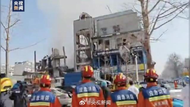 河北燕郊炸鸡店爆燃后4层楼体坍塌